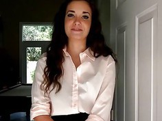 Hot realtor slut works her clients big cock to make the sale