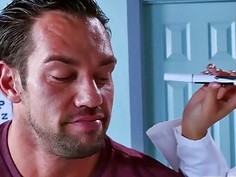 Sexy eye doctor Savannah Stevens fucking with a patient